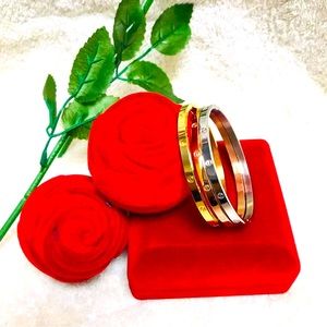 10K Inspired Bangle Trio